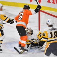 Bļugers un 'Penguins' NHL sezonu iesāk ar zaudējumu