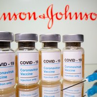 'Johnson & Johnson' sola 500 miljonus Covid-19 vakcīnas devu nabadzīgākajām valstīm