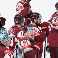 Latvija 'sadeg' čempionāta ieskaņā pret kanādiešiem