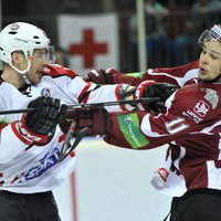 Video: Rīgas 'Dinamo' neiepriecina līdzjutējus regulārās sezonas pēdējā spēlē