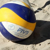 Divi Latvijas pludmales volejbola dueti iekļūst Eiropas U-22 čempionāta ceturtdaļfinālā