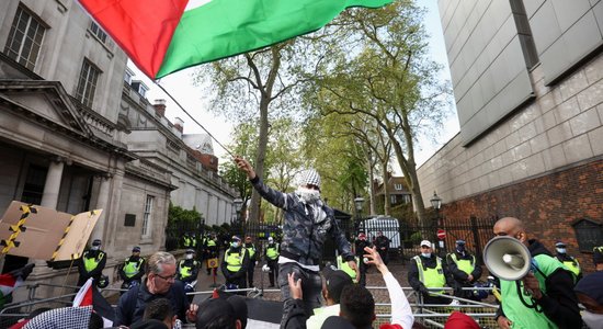 Briselē palestīniešu atbalstītāji protestē pret Izraēlas operāciju Gazas joslā