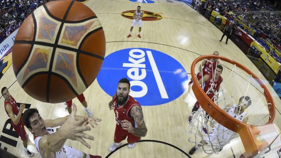 Serbijas basketbolistiem vēl viena pārliecinoša uzvara; somi brauc uz Lilli