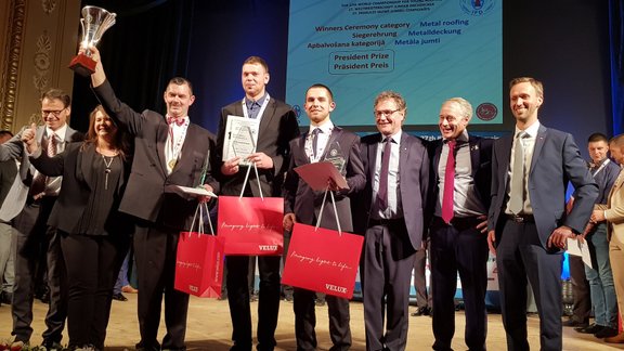 Latvijas jumiķi saņem apbalvojumus " IFD AWARD 2019" Edinburgā, Latvijas jumiķi