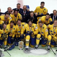 Zviedrijas hokejisti pasaules čempionu titulu nomaina ar bronzas medaļām