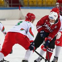 На чемпионате мира по бенди Латвия проиграла Беларуси