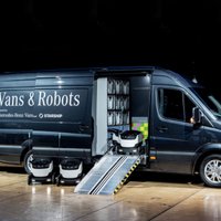 Igaunijas robotus-preču nesējus uz darbu vedīs ar 'Mercedes'