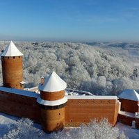 Sniegota pastaiga apvienojumā ar vēstures izzināšanu Turaidā