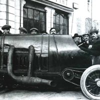 'Turīnas Briesmonis' ar autobūves vēsturē joprojām nepārspēti vislielāko motoru