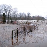 Наводнение под Огре: в затопленном доме найдено тело женщины (08.49)