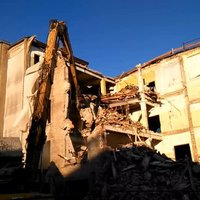 ВИДЕО: В Риге сносят здание бывшего завода "Радиотехника"