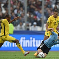 Ямайка не наказала Уругвай за незнание географии, Парагвай спасает игру с Аргентиной