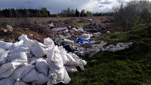 Būvizgāztuve blakus kareivju piemiņas vietai Salaspilī - 2