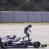 Hamiltons un Leklērs uzrāda ātrākos apļa laikus Nīderlandes 'Grand Prix' pirmajos treniņos