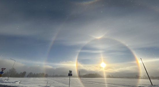 Neparasti foto: Lasītāja Siguldā novēro retu Saules halo