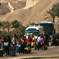 Pēc kaujinieku brīdinājumiem tūristi pamet Ēģipti
