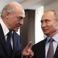 Lukašenko dusmīgs uz Maskavu: piedraud slēgt krievu naftas plūsmu uz Eiropu