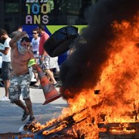 Франция: таксисты перекрыли дороги, протестуя против Uber
