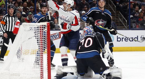 Merzļikins no rezervistu soliņa noraugās kārtējā 'Blue Jackets' zaudējumā