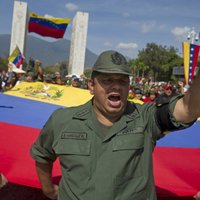 Politologi: Čavesa nāve sacelšanos Dienvidamerikā neizraisīs, naftas cenas būtiksi neietekmēs