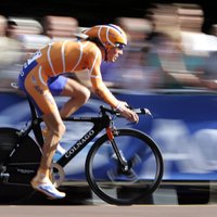 Diskvalificētais riteņbraucējs Dekers sola publiski nosaukt dopinga lietotāju vārdus