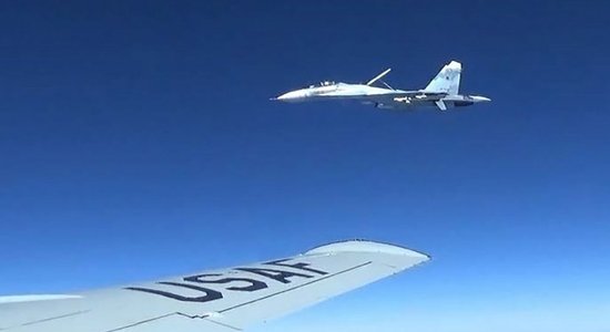 Власти США сообщили, что российский Су-35 "небезопасно" перехватил американский самолет-разведчик в Сирии