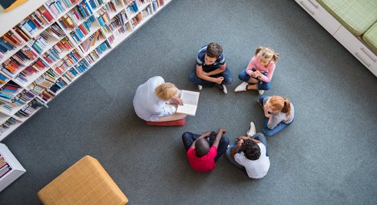 IZM plāns trūkstošo pedagogu piesaistei atbildīgajā komisijā izpelnās kritiku