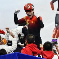 Ķīnai pirmo zeltu Pekinas olimpiādē izcīna jauktā stafetes komanda šorttrekā