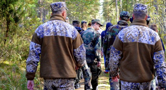 AM veltīs 2,2 miljonus eiro jaunām amata vietām valsts aizsardzības mācības ieviešanai