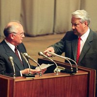 Ukrainas krīzē vainojama 'perestroikas' noraušana, paziņo Gorbačovs