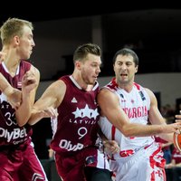 Latvijas basketbolistiem zema metienu precizitāte un zaudējums Klaipēdas turnīra pusfinālā