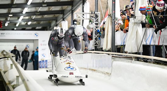 Kalenda/Miknis Pasaules kausa bobslejā pirmajā posmā paliek septītie