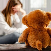 Pieaugušo bērnu pārmetumi vecākiem: kāpēc nevaram aizmirst bērnības sāpes