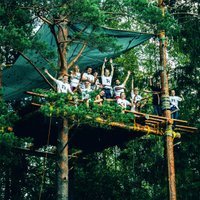 'Radām novadam': Mājas koku galotnēs un meža slidotava tūrisma veicināšanai novados