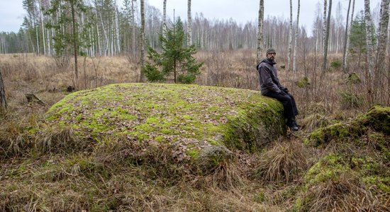 ФОТО. "Камень-убийца", про который в Талси слагают страшные истории