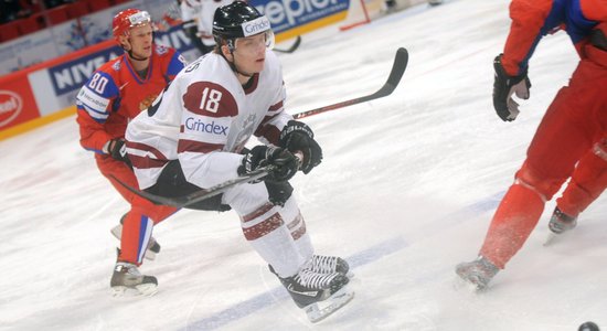 Latvijas hokeja izlase PČ sāk ar zaudējumu Krievijas valstsvienībai