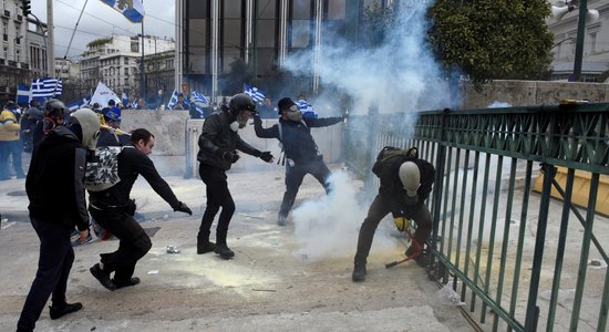 Foto: Grieķijā protestē pret vienošanos ar Maķedoniju par nosaukuma maiņu