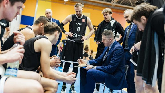 "VEF Rīga" un "Rīgas Zeļļi" basketbolistiem LIBL spēlēs pārliecinošas uzvaras