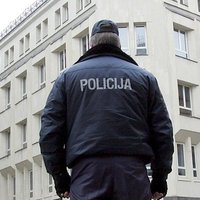 Vāc parakstus par izdienas pensiju noteikšanu pašvaldības policistiem