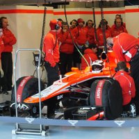 Nesaņemot sponsoru naudu, 'Marussia' liedz Razijam piedalīties testos