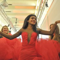 Eksperti vērtē Aminatas 'Eirovīzijas' kleitu un izredzes