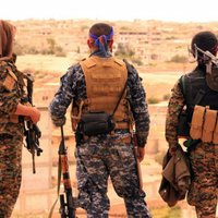 ASV sāk sūtīt ieročus kurdu kaujiniekiem Sīrijā