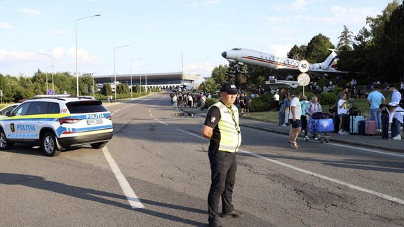 Moldovas policija, apšaude lidostā