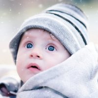 Ārste aicina nepārtuntulēt bērnus! Piemērots apģērbs mazulim pastaigām ziemā