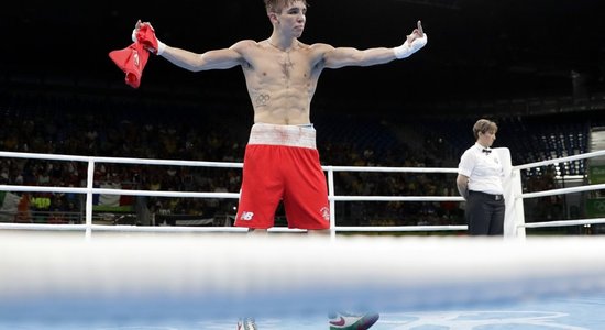 Прославившийся обращением к Путину боксер делал ставки на исход боев в Рио