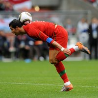 Эстония отняла очки у Голландии, хет-трик Роналду спас Португалию