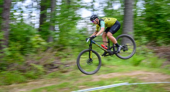 Foto: Alūksnes MTB maratona dubultposmā spraigu momentu netrūkst