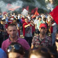 Foto: Maķedonijā albāņi protestē un pieprasa vienlīdzīgas tiesības