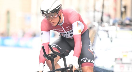 Skujiņš sensacionāli izcīna otro vietu 'Giro d'Italia' 12. posmā