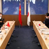 Pirmo reizi četros gados Ķīna un Japāna tiekas drošības sarunās
